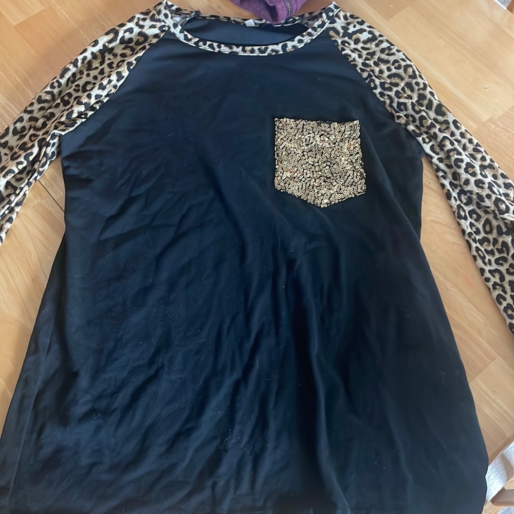 Black cheetah print long sleeve with pocket sequence size s